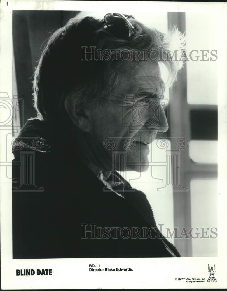1987 Press Photo American filmmaker Blake Edwards directs the "Blind Date" - Historic Images