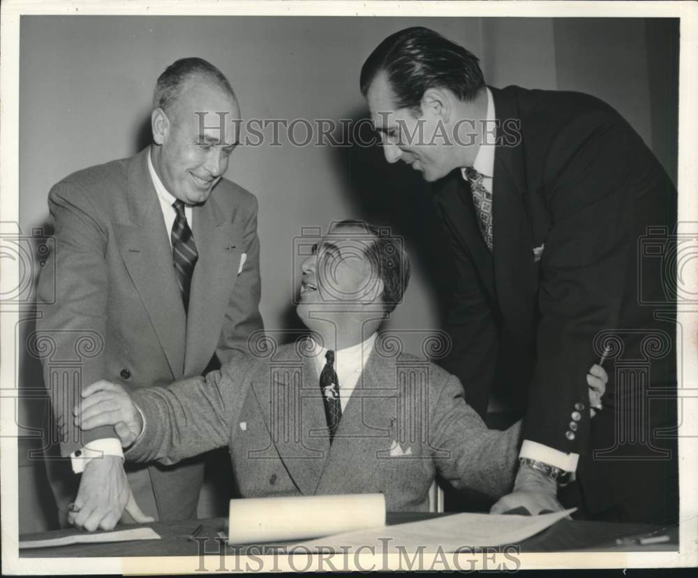 1949 Press Photo New York-A. B. Happy Chandler meets Indians Baseball Officials - Historic Images