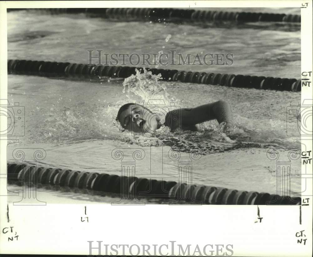 1988 Press Photo Jake Postorino Gains Lead in Swimming Event at Kids&#39; Triathlon - Historic Images