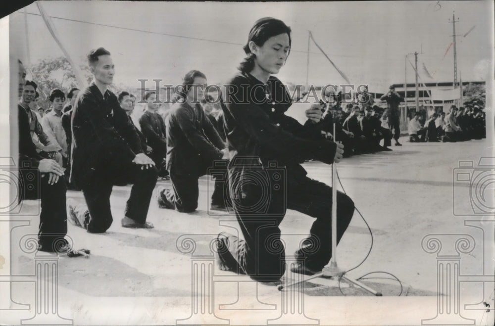 1965 Press Photo Huynh Trung Hieu of Lap Vo, Vietnam Pledges Ani-Communist - Historic Images