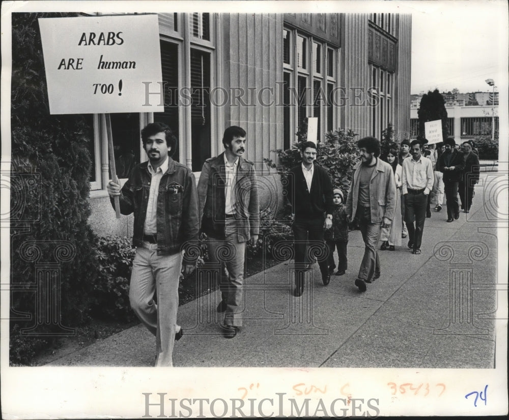 1973 Press Photo Arabs &amp; Supporters Picket Seattle Times News Coverage - Historic Images