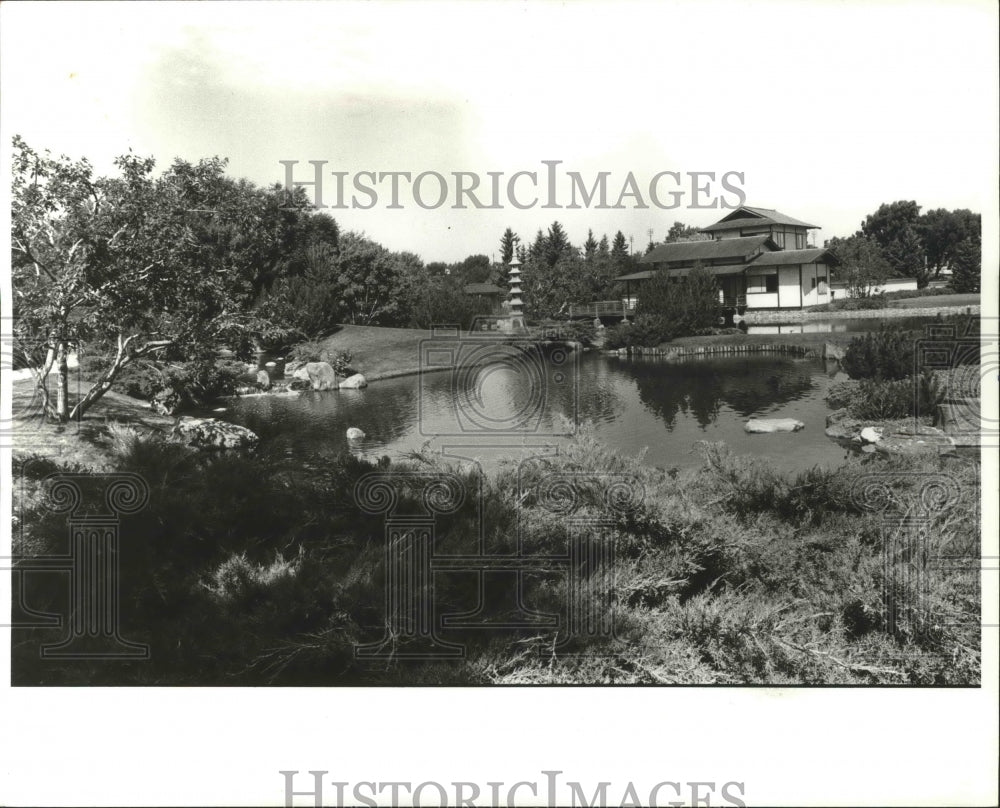 1983 Press Photo Pavilion at Nikka Yuko Japanese Gardens, Lethbridge, Alberta - Historic Images