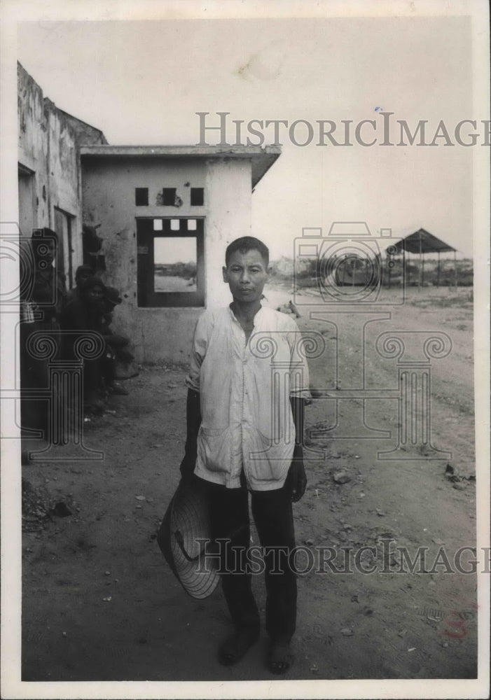 1969 Press Photo Pham Hue Lived Once in Contested Hamlet Escaped Death Twice - Historic Images