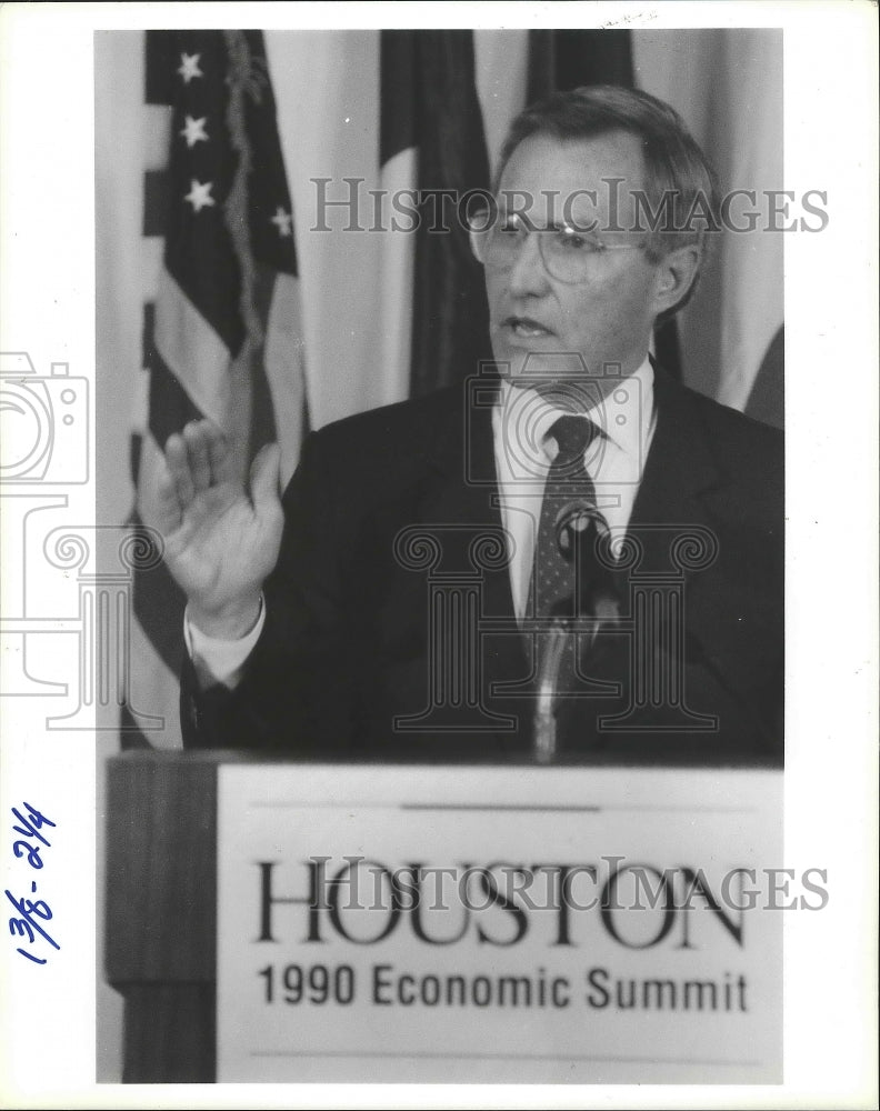 1990 Press Photo George Strake, GOP official, Houston Economic Summit - Historic Images