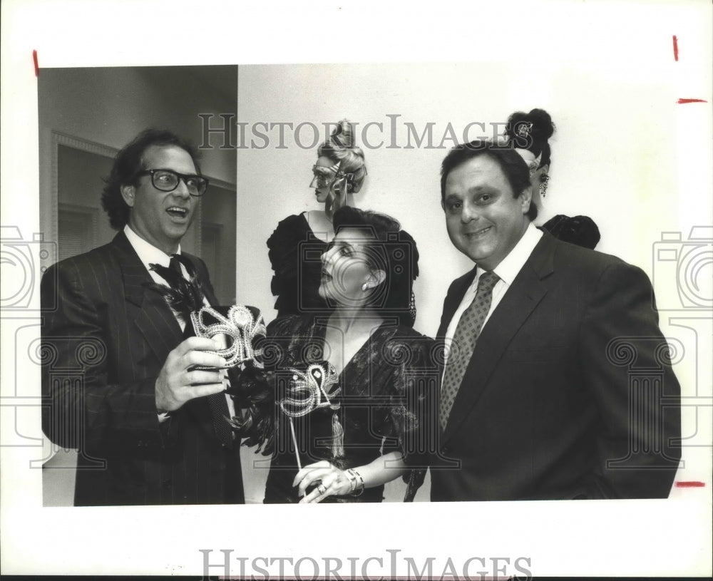 1988 Press Photo Rosmarin visits Maryjo Antone Hatfield to honor Tony Vallone - Historic Images