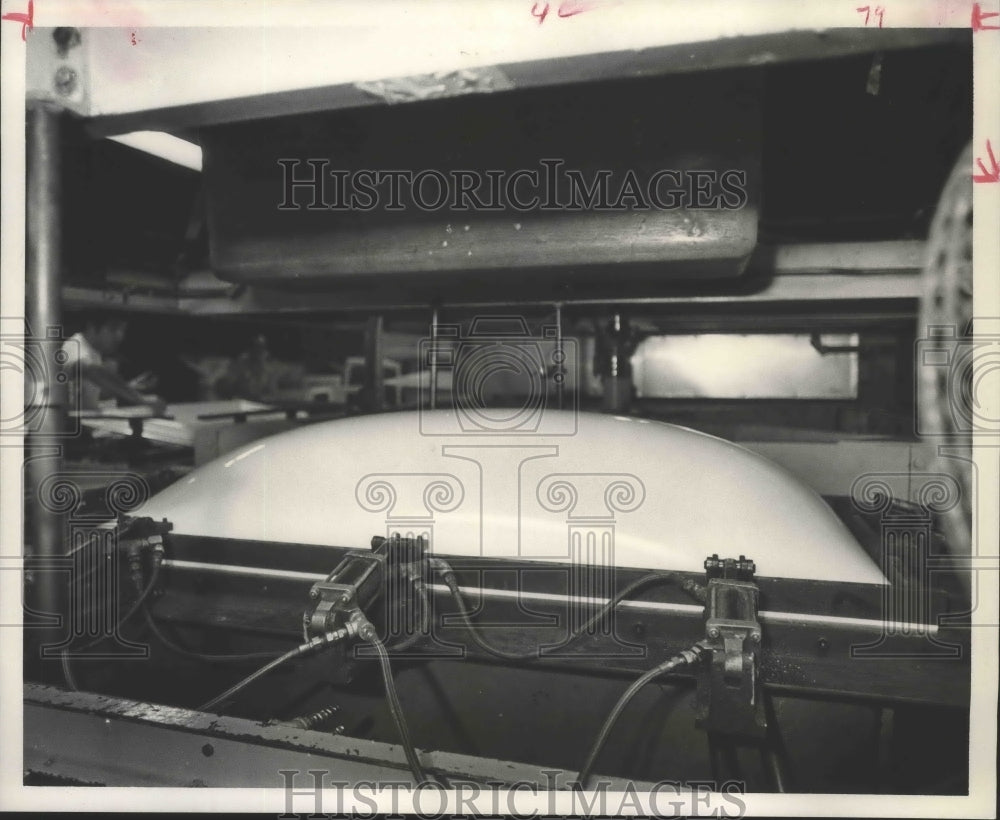 1972 Press Photo Igloo Chests made on special machines in Houston Plant - Historic Images