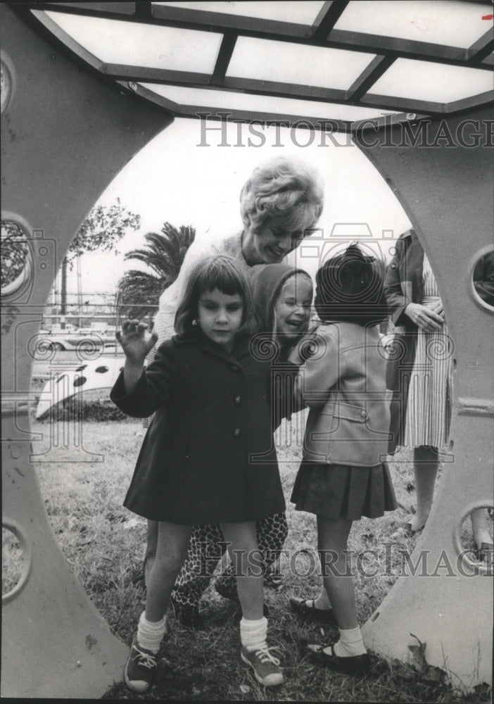 1969 Press Photo Children in playhouse, Lighthouse Center for Blind, Houston - Historic Images