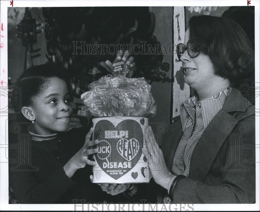 1978 Press Photo Doris Gibbs and Ginny Kerry raise funds American Heart Assn. - Historic Images