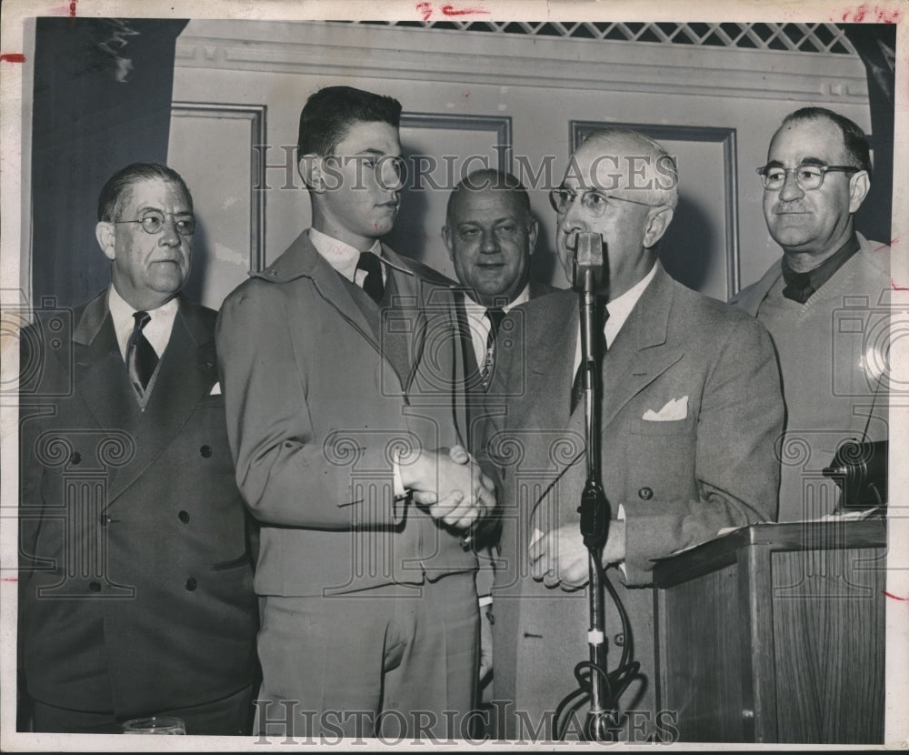 1951 Press Photo Edsel Renken &amp; Others at Sears Roebuck Foundation 4-H Banquet - Historic Images