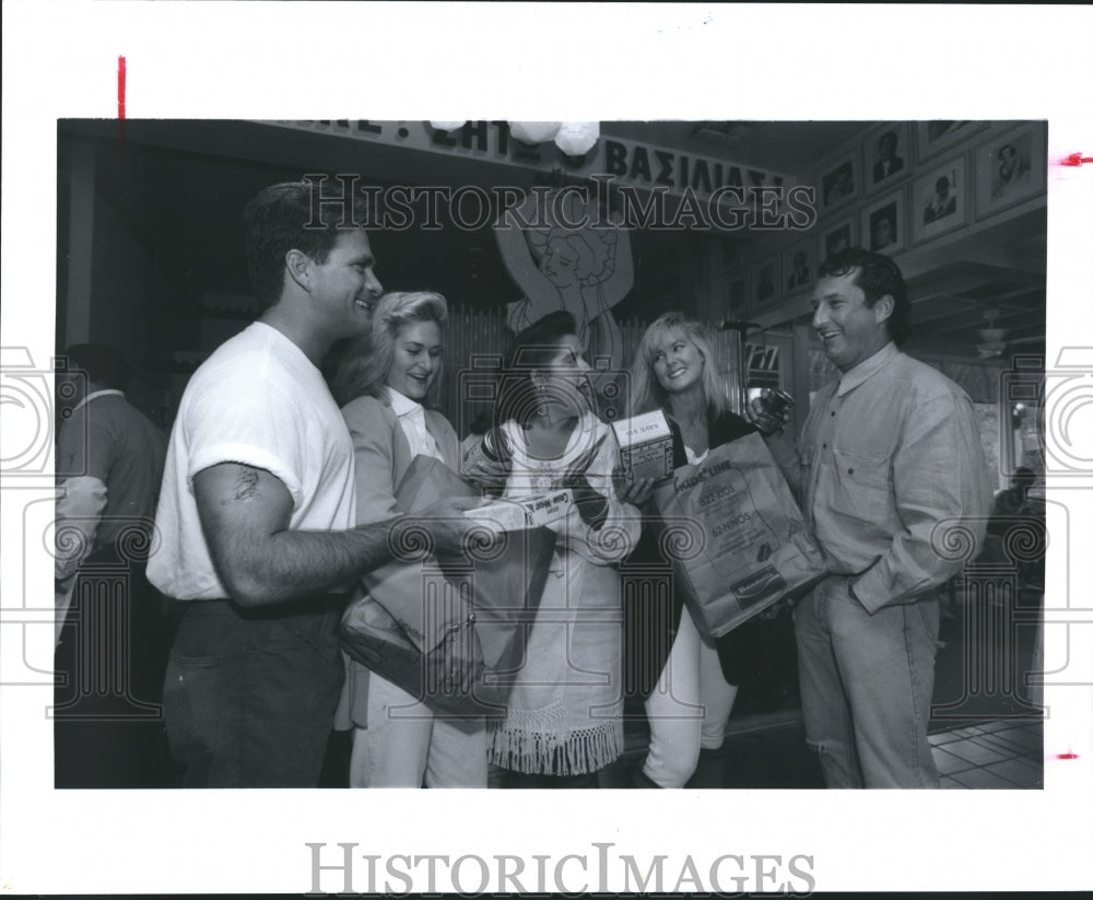 1992 Press Photo Members of a fund raiser, A.I.D.S. - Houston - hca03891 - Historic Images