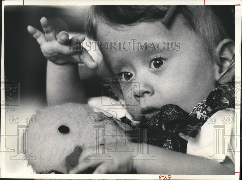 1977 Press Photo Lena, 18 months old - Adoptions - hca04241 - Historic Images