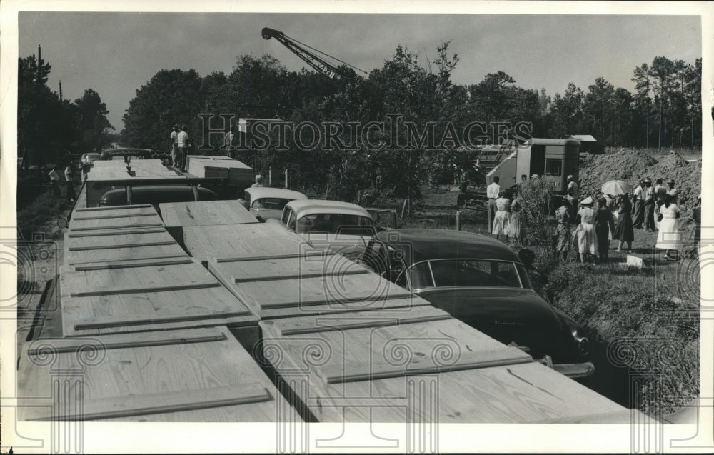 1957 Press Photo Caskets for mass burial, Hurricane Audrey victims, Cameron, LA - Historic Images