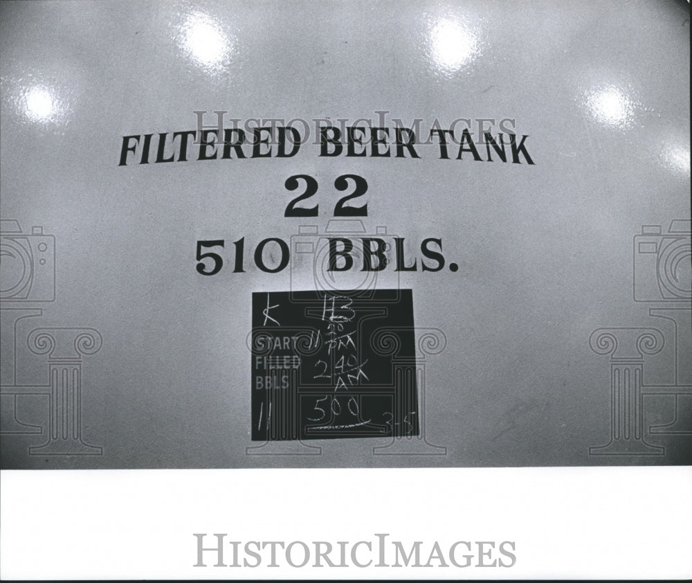 1974 Press Photo Filtered Beer Tank at the Anheuser Busch, Houston - hca05780 - Historic Images