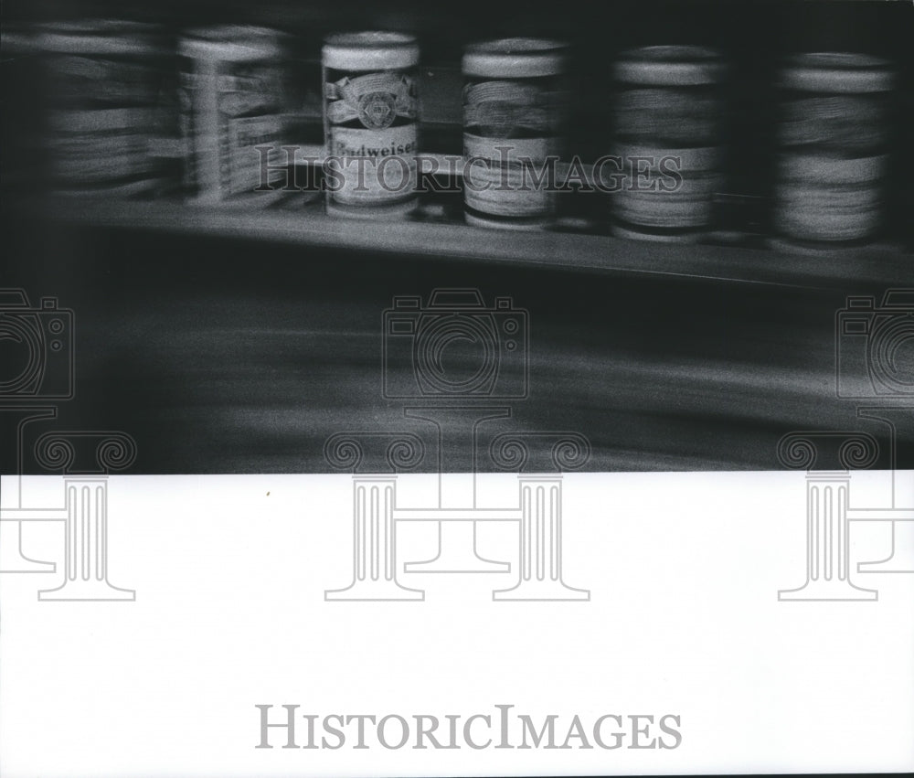 1974 Press Photo Beer passes by, Anheuser Busch, Inc, Houston - hca06267 - Historic Images