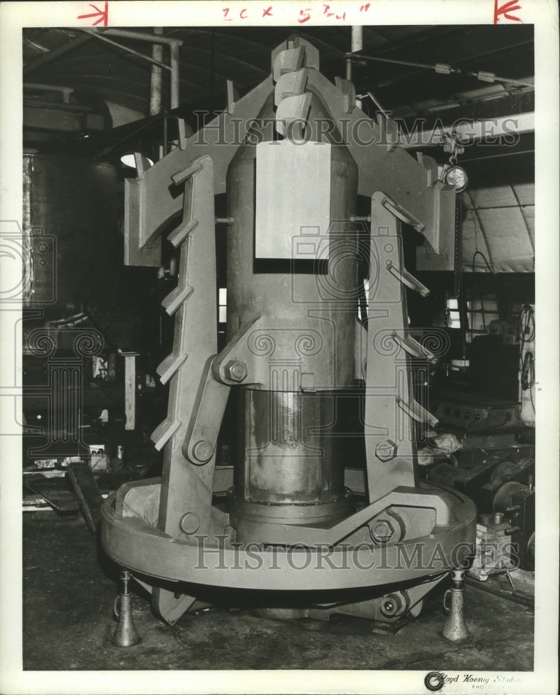 1967 Press Photo First Phase Drilling Head, Oil Equipment - Historic Images