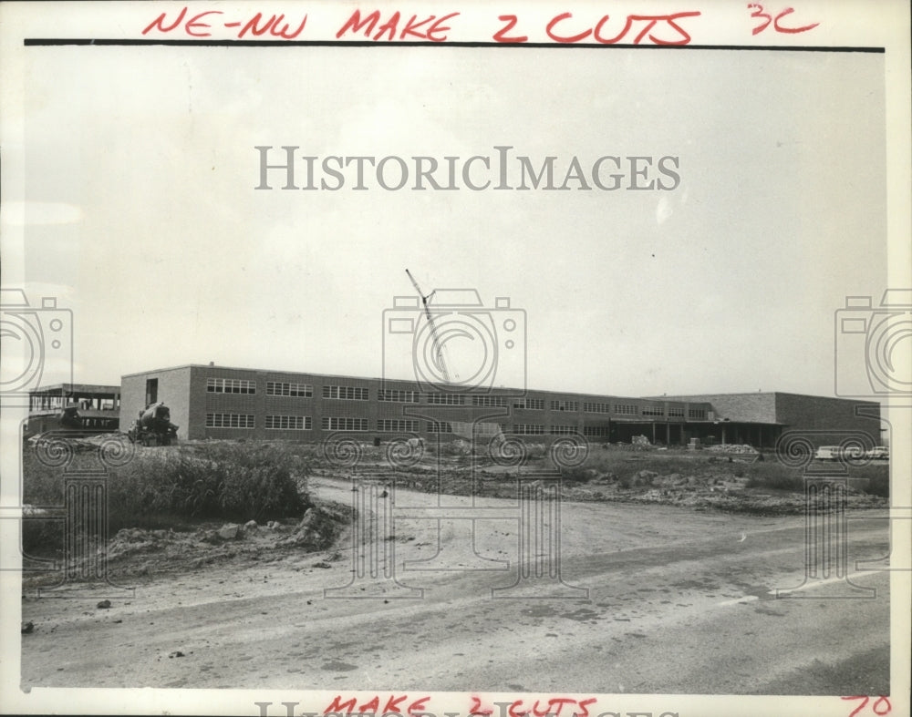 1965 Press Photo Construction,Douglas MacArthur Senior High School, Aldine Texas - Historic Images