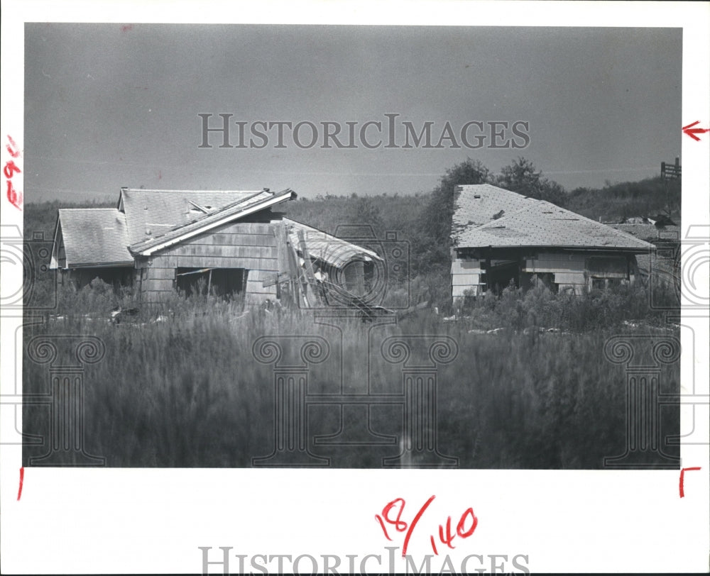 1980 Press Photo The Remains Of Old Houses Near Barker Dam Reservoir, Texas - Historic Images