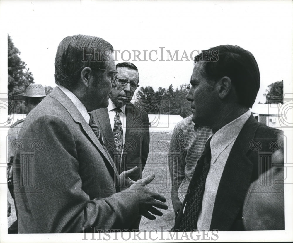 1973 Press Photo Officials gather at Artesia Hall - hca07432 - Historic Images