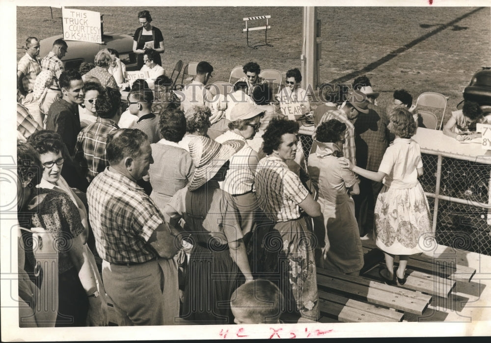 1959 Press Photo Crowd on bleachers - hca07470-Historic Images