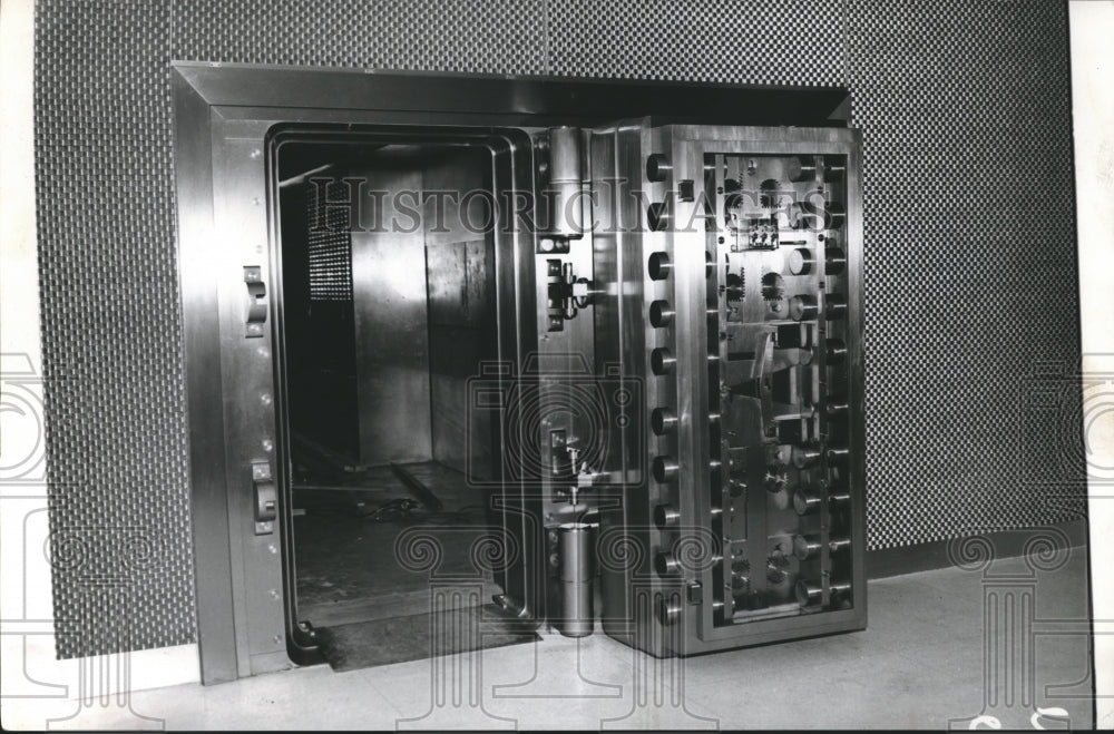 1956 Press Photo Twelve Thousand safety Deposit Boxes in Bank Vault - hca07629 - Historic Images