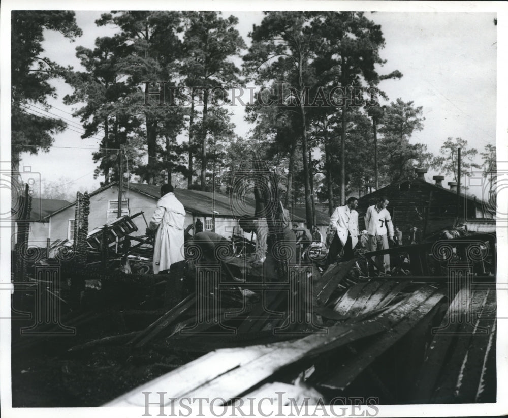 1959 Press Photo Texas Southern University College Dormitory Fire - hca08604 - Historic Images