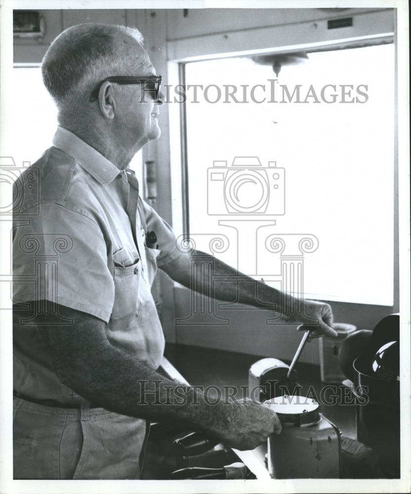 1962 Press Photo Galveston Texas Bolivar Ferry Captain Richard J. Reynolds - Historic Images