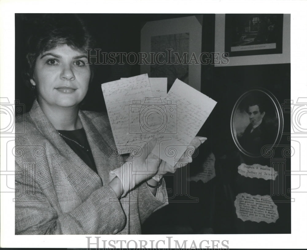 1986 Press Photo Rene Harris&#39; New Exhibit To Brazoria County Historical Museum. - Historic Images