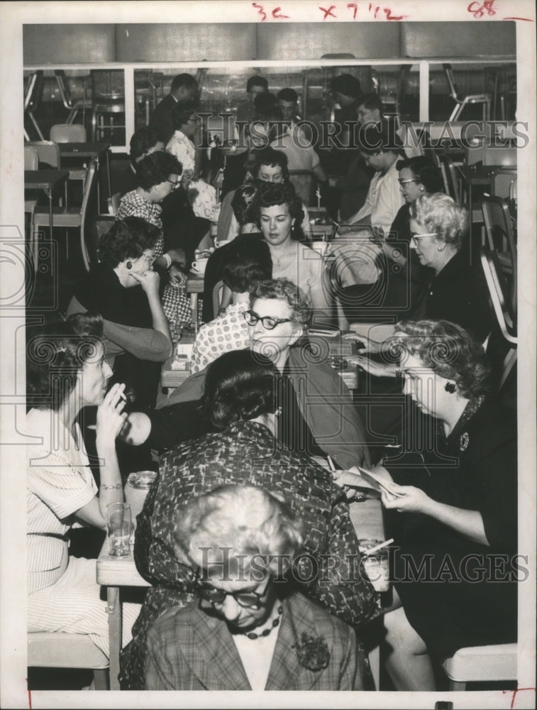 1960 Press Photo Bridge Tournament in Houston. - hca12450 - Historic Images