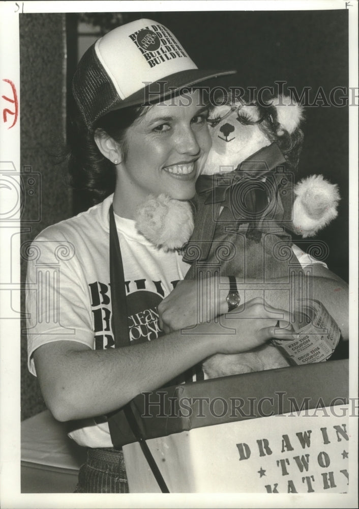 1984 Press Photo Patty More of Clean Houston Committee with Kathy Whitebear - Historic Images