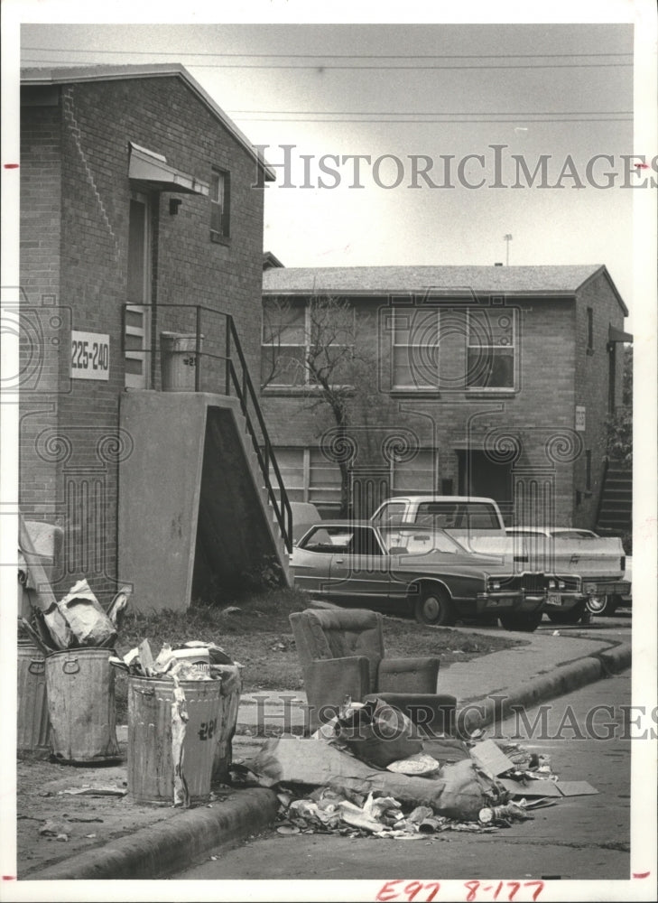 1982 Press Photo Poor conditions at Clayton Homes, Houston - hca12683 - Historic Images