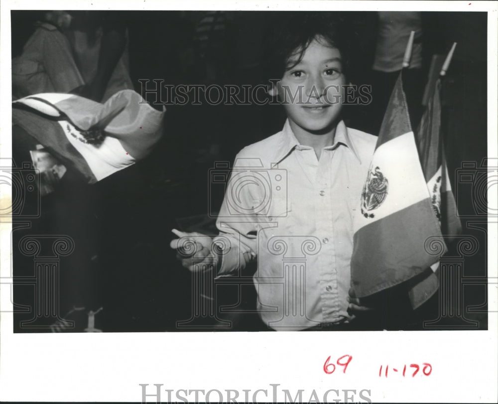 1985 Press Photo Caros Ramirez Celebrates Cinco de Mayo in Houston. - hca12884 - Historic Images