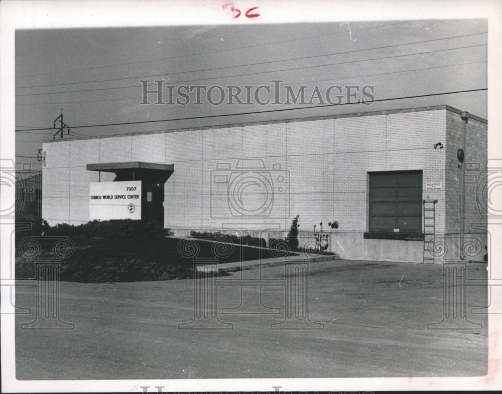 1964 Press Photo Clothing Depot for the Church World Service Center, Houston - Historic Images