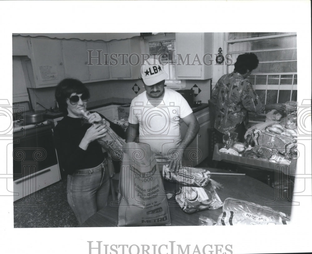 1987 Press Photo Yulio Cesdy Choves Community Center & Central American Refugees - Historic Images