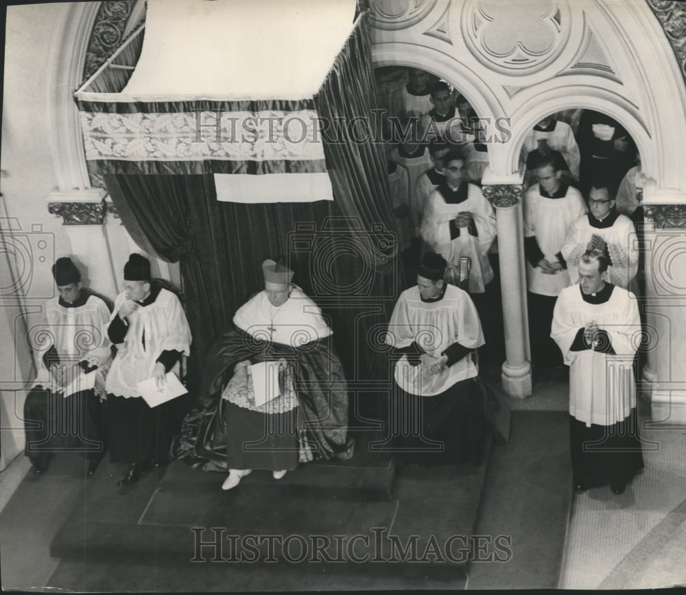 1953 Press Photo Members of the Catholics in Houston. - hca13336-Historic Images