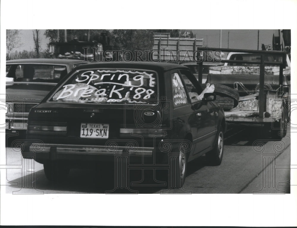 1988 Press Photo College students in traffic jam in Texas - hca13610 - Historic Images