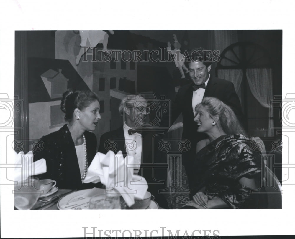 1991 Press Photo Attendees at the Children&#39;s Museum Gala in Houston. - hca13712 - Historic Images