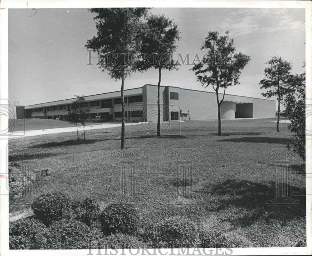 1973 Press Photo Clear Creek Independent School District Building, Texas - Historic Images