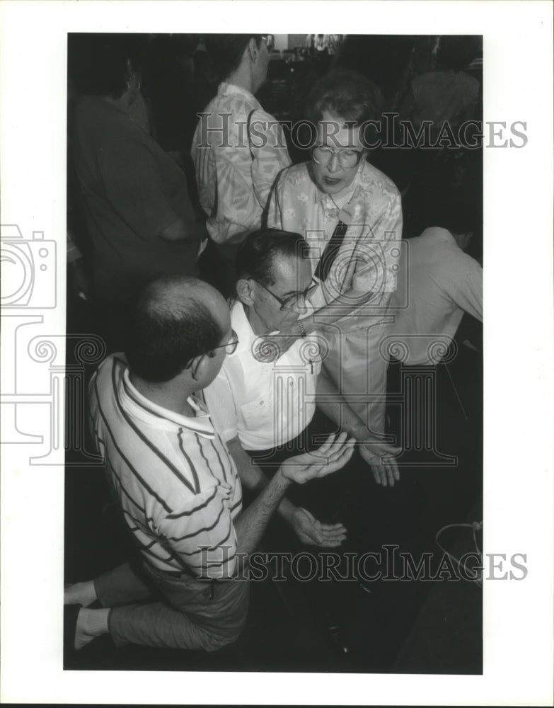 1992 Press Photo Healing service at Catholic Charismatic Center, Houston - Historic Images