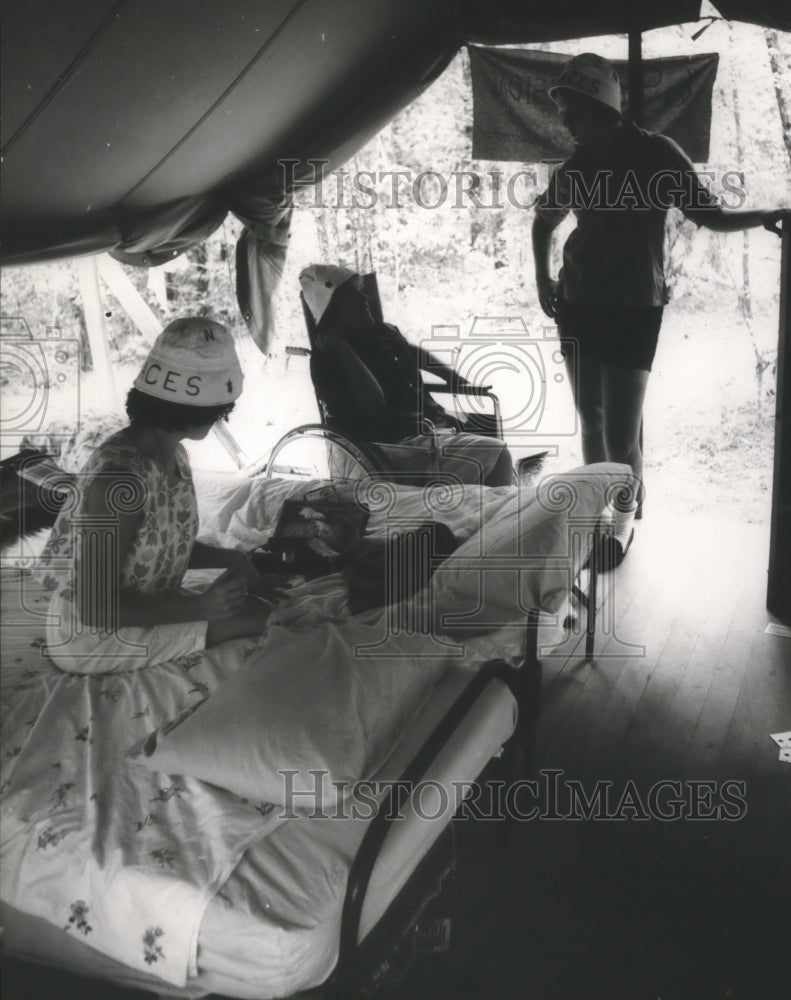 1964 Press Photo Resting at Camp Easter Seal in Piney Woods, TX Camp Fire Girls - Historic Images