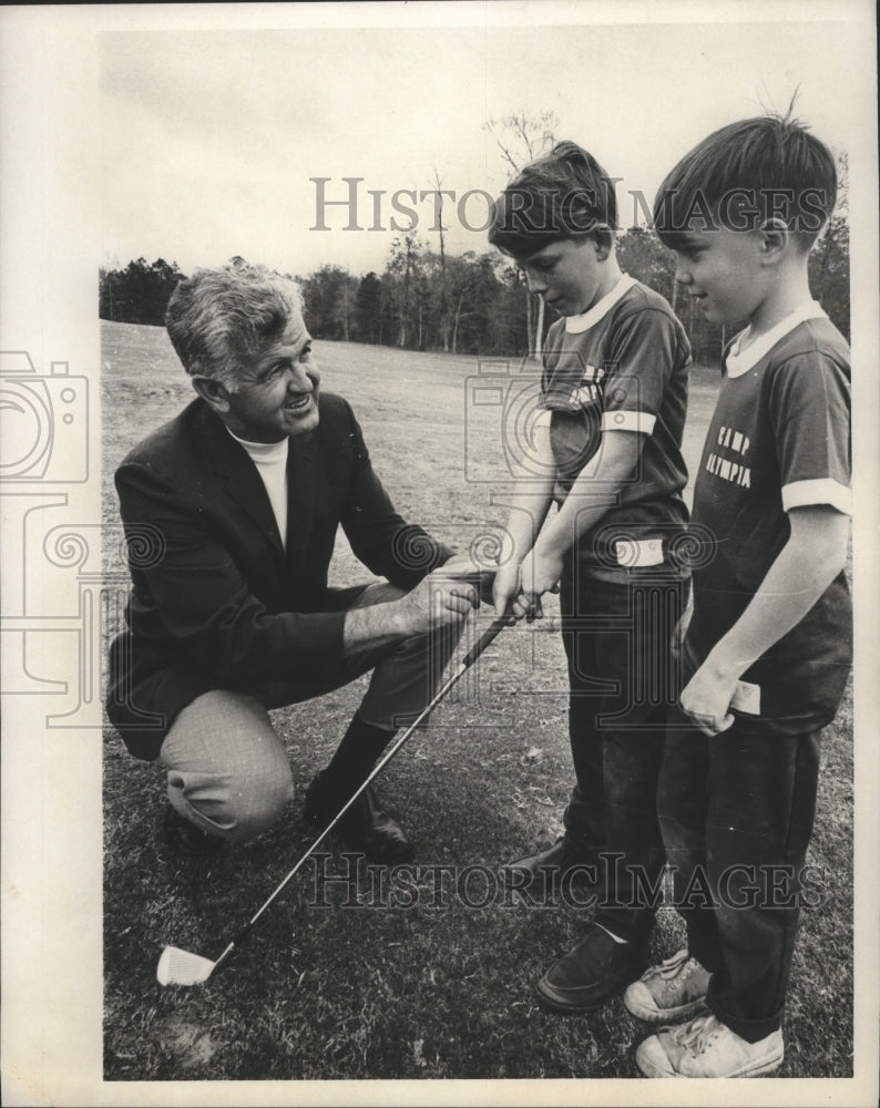 1969 Press Photo Boys Play Golf At Camp Olympics, Texas. - hca14275 - Historic Images