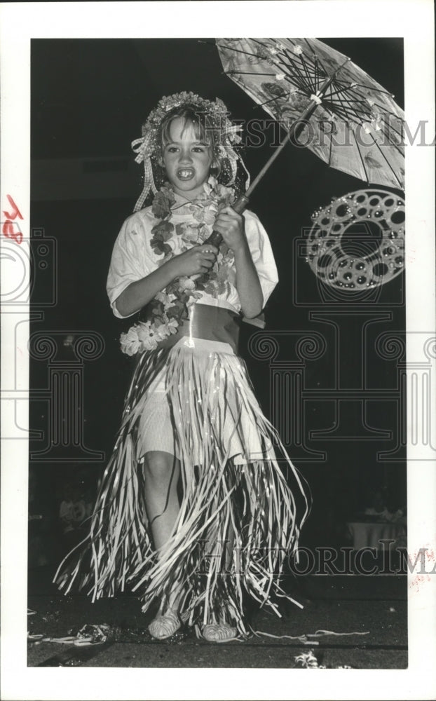 1984 Susan Emily McFaddin in costume at Children's Museum of Houston - Historic Images