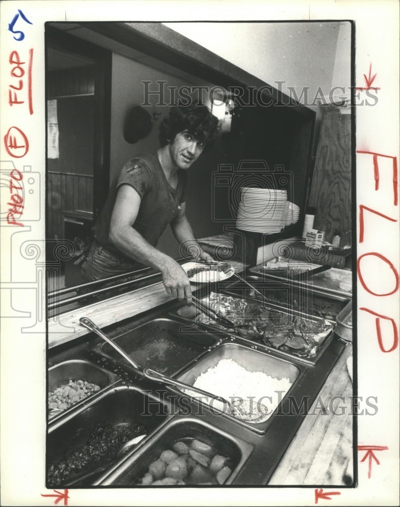 1981 Press Photo Meal Time on Cactus International Inc. 101 Ship, Gulf of Mexico- Historic Images