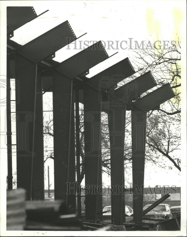 1984 Press Photo Tearing down building at Mexican Market in Mercado, Houston - Historic Images