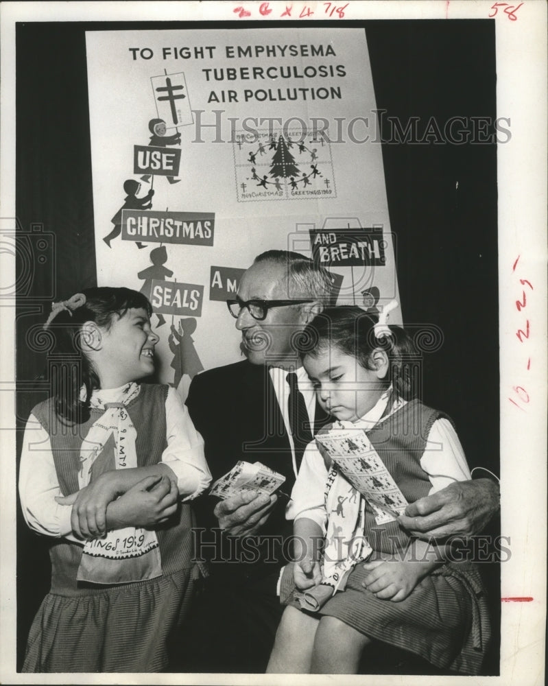 1969 Press Photo Christmas Seal Sisters and Chairman, Texas - hca14816 - Historic Images