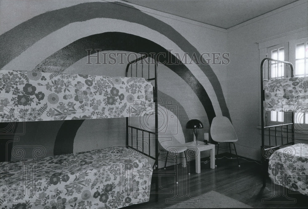 1973 Press Photo Girls bedroom with floral colors in Casa Mare - hca15256 - Historic Images