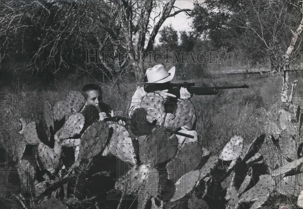 1963 Press Photo Cactus plants hide hunters from Coyotes - hca15385 - Historic Images