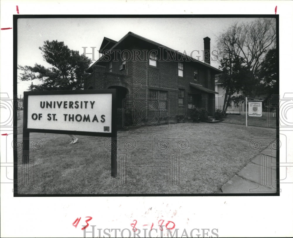 1985 Art department at University of St. Thomas - Historic Images