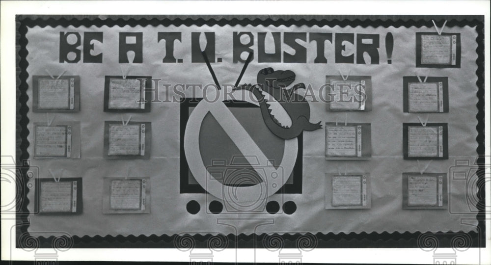 1985 Press Photo Be A T.V. Buster! Poster At Conroe Schools in Texas. - Historic Images