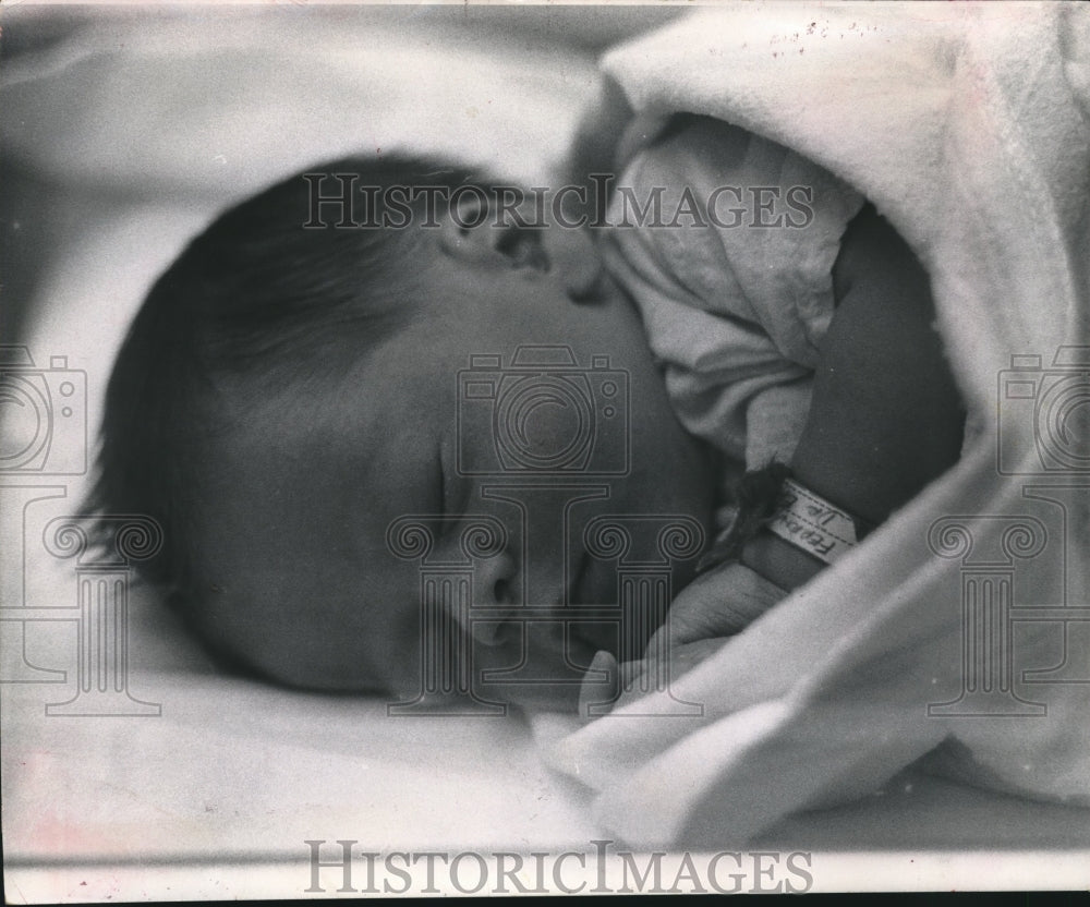 1964 Press Photo Sleeping baby infant - hca16110 - Historic Images