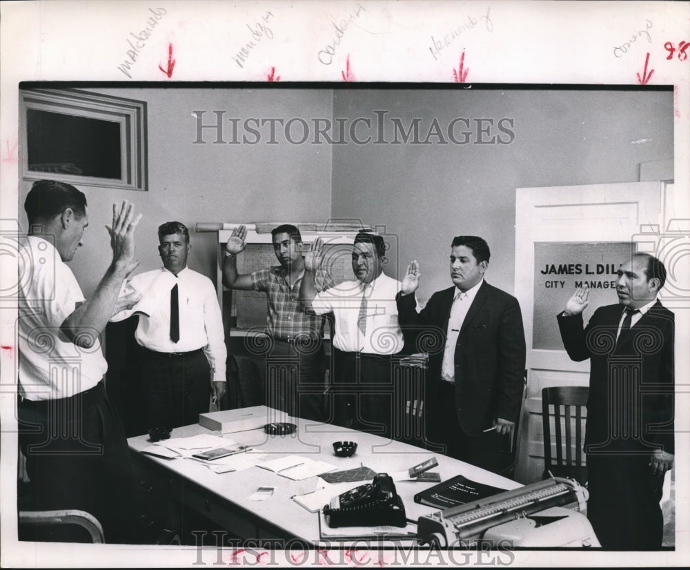 1963 Press Photo Swearing In Ceremony For City Officials in Central City, Texas. - Historic Images